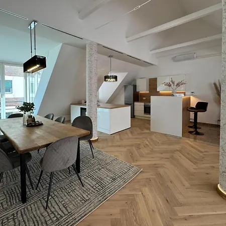 Apartma Tyrseva