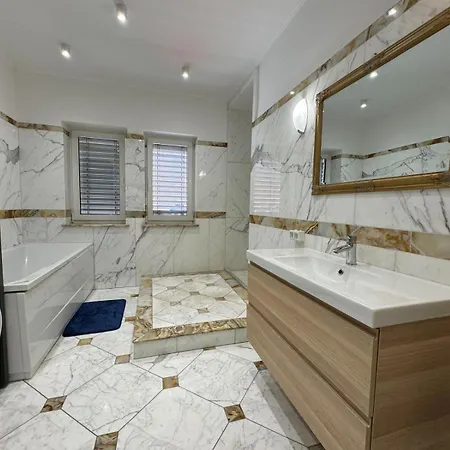 アパート Apartma Tyrseva *