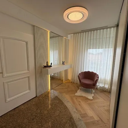 Apartma Tyrseva
