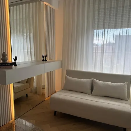 Apartma Tyrseva *
