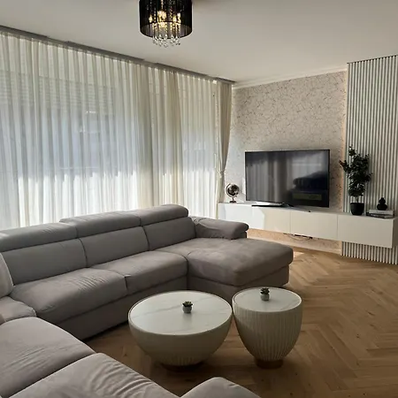 Apartma Tyrseva * マリボル