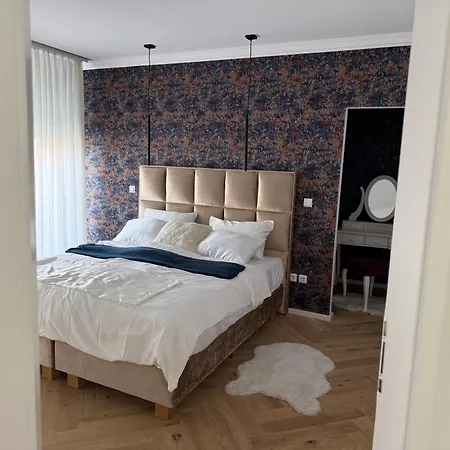 Apartma Tyrseva