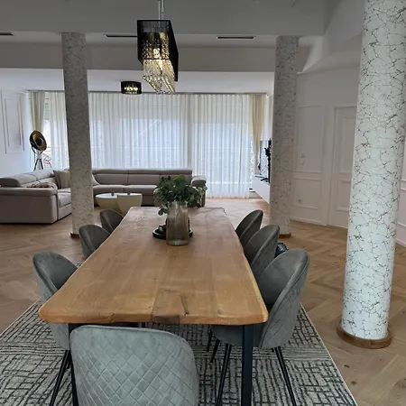 Apartma Tyrseva Appartamento
