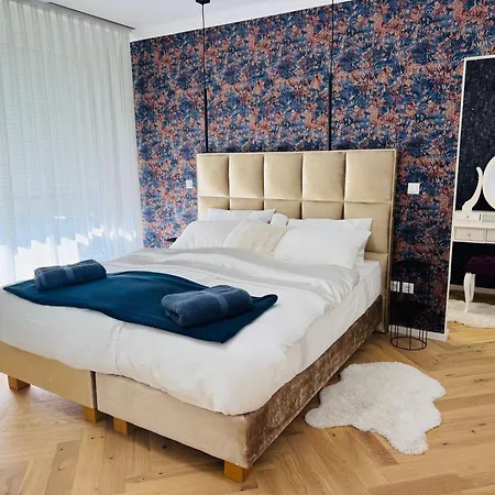 Apartma Tyrseva Appartamento