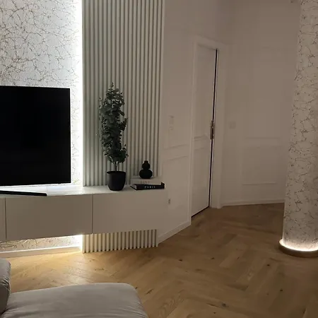 アパート Apartma Tyrseva