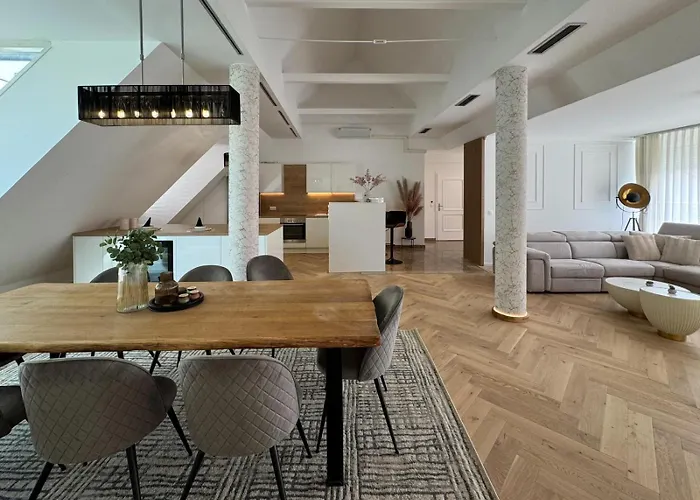 Apartma Tyrseva Διαμέρισμα *