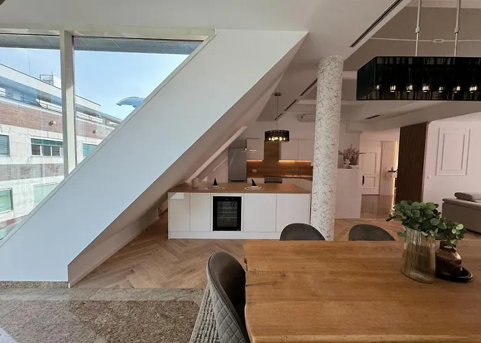 Apartma Tyrseva Μαριμπόρ