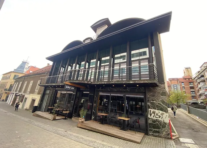 Apartma Tyrseva Apartment *