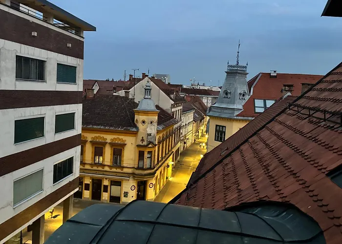 Apartma Tyrseva Διαμέρισμα *